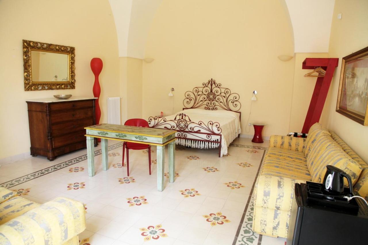 Villa Urso Bed&Breakfast 蒙泰罗尼迪莱切 外观 照片